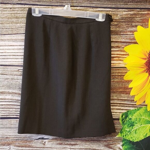 CasualācornersĀ darkābrownāmidiāskirtāSizeā8 - Picture 1 of 5